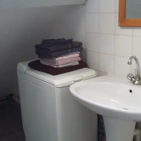 Petit Loft Atypique Entierement Meuble Centre La Bataille 27540 公寓